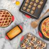 Moss & Stone 9 Piece Baking Pans Set Non Stick, Oven Safe Baking Sheet Set Carbon Steel Non-Stick PTFE Coating, Bakeware Set With Heat Red Silicone Handles, Black Baking Trays For Oven(Black)